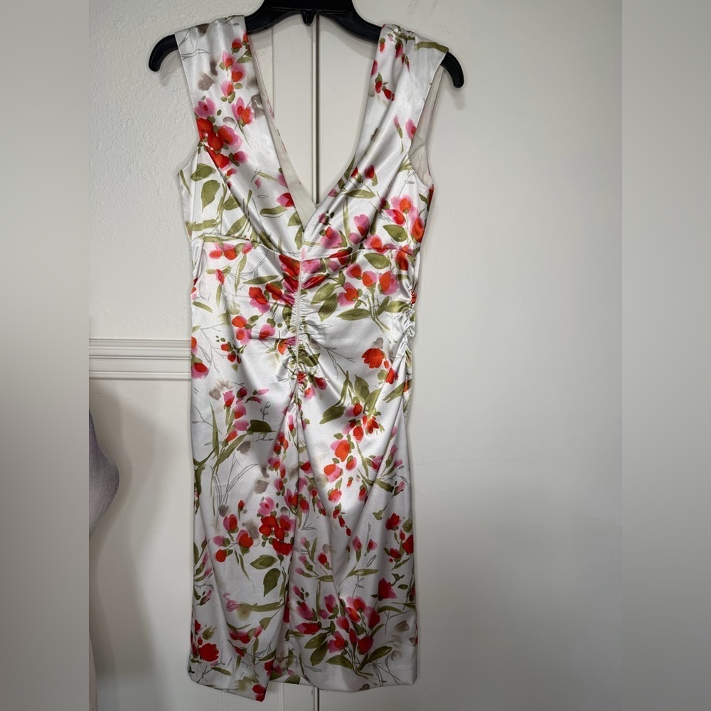 Maggy L Satin Floral Dress in Red and Green size 8 - Picture 3 of 5